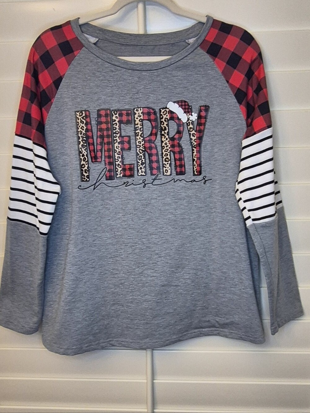 Women's Gray Red Buffalo Check Merry Christmas Graphic Pullover Top GUC